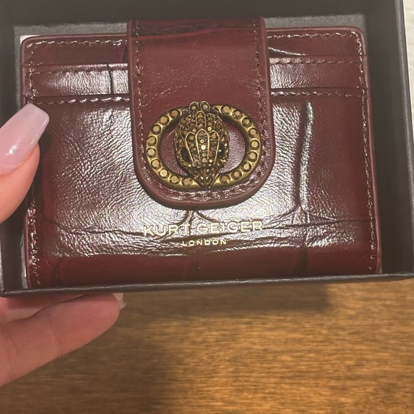 Kurt Geiger Wine Card Holder/Wallet with Gold Emblem - Picture 2 of 9